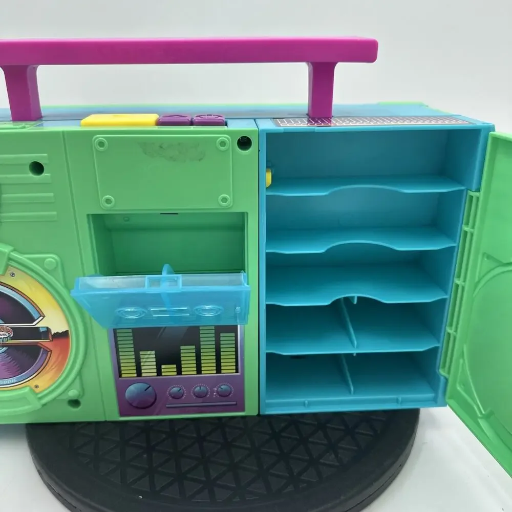 Hot Wheels Boombox Cassette Retro Vibes Skate Park Finger Skateboard Park